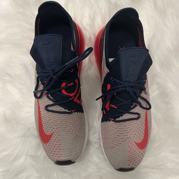 Nike running shoes, minimal wear, great condition. Nike air27c - Picture 3 of 6